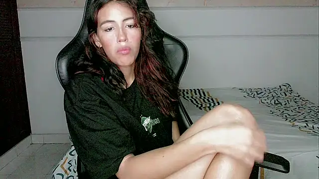 Snapshot of dayanita_hot_ chatting on 02-14-25, 01:08 dayanita hot online show from 02-14-25, 01:08