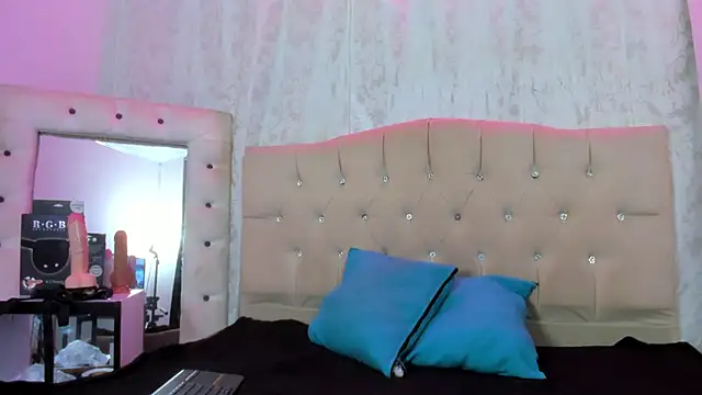 Snapshot of nova_sex01 chatting on 11-18-25, 04:50 nova sex01 online show from 11-18-25, 04:50