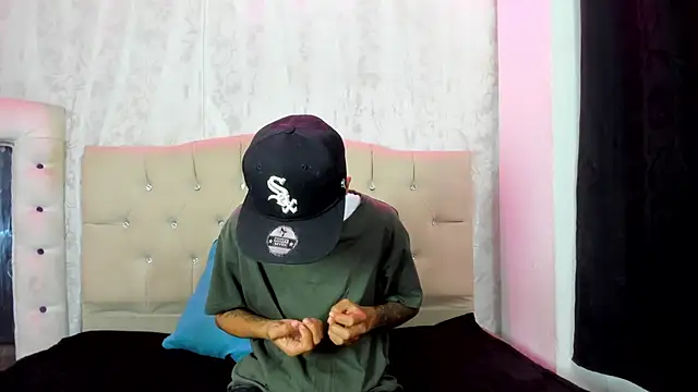 Snapshot of nova_sex01 chatting on 11-19-25, 04:45 nova sex01 online show from 11-19-25, 04:45