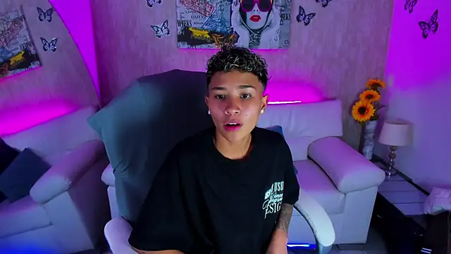 Snapshot of nova_sex01 chatting on 11-28-25, 03:42 nova sex01 online show from 11-28-25, 03:42