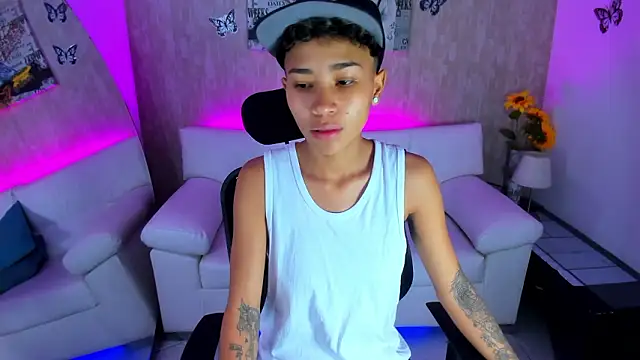 Snapshot of nova_sex01 chatting on 02-05-26, 05:23 nova sex01 online show from 02-05-26, 05:23