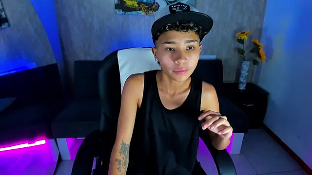 Snapshot of nova_sex01 chatting on 02-14-26, 01:35 nova sex01 online show from 02-14-26, 01:35