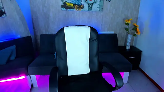 Snapshot of nova_sex01 chatting on 02-17-26, 04:42 nova sex01 online show from 02-17-26, 04:42