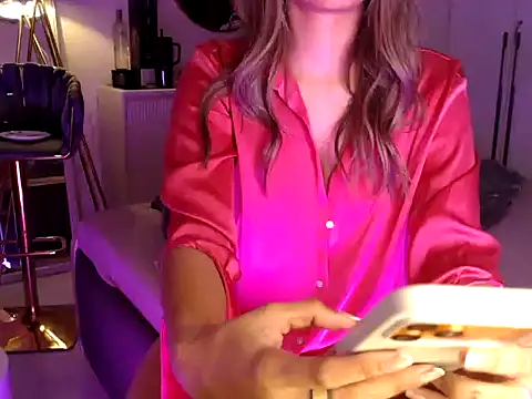Snapshot of trippy_tina chatting on 06-12-26, 12:26 trippy tina online show from 06-12-26, 12:26