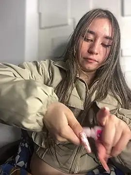 Sophie LS online show from 02-20-25, 04:50