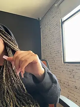 Sophie LS online show from 02-05-26, 05:17