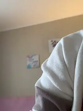 Snapshot of Laura_Millf chatting on 01-15-25, 10:06 Laura Millf online show from 01-15-25, 10:06