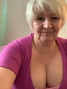 Snapshot of Laura_Millf chatting on 01-16-25, 10:10 Laura Millf online show from 01-16-25, 10:10