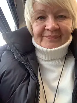 Snapshot of Laura_Millf chatting on 01-21-25, 12:29 Laura Millf online show from 01-21-25, 12:29