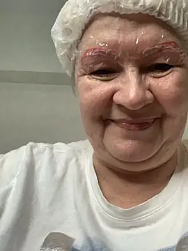 Snapshot of Laura_Millf chatting on 01-23-25, 04:04 Laura Millf online show from 01-23-25, 04:04