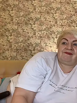 Snapshot of Laura_Millf chatting on 01-23-25, 07:29 Laura Millf online show from 01-23-25, 07:29