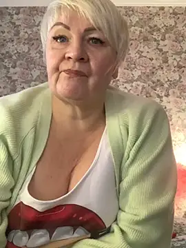 Snapshot of Laura_Millf chatting on 02-03-25, 02:02 Laura Millf online show from 02-03-25, 02:02