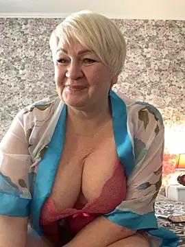 Snapshot of Laura_Millf chatting on 02-08-25, 10:29 Laura Millf online show from 02-08-25, 10:29