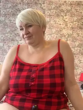 Snapshot of Laura_Millf chatting on 02-15-25, 07:49 Laura Millf online show from 02-15-25, 07:49