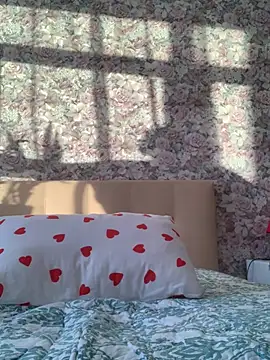 Snapshot of Laura_Millf chatting on 02-20-25, 02:24 Laura Millf online show from 02-20-25, 02:24