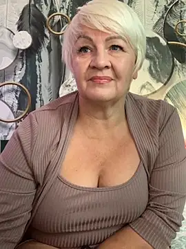 Snapshot of Laura_Millf chatting on 09-16-25, 06:47 Laura Millf online show from 09-16-25, 06:47