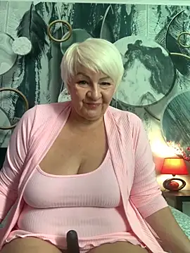 Snapshot of Laura_Millf chatting on 09-21-25, 12:07 Laura Millf online show from 09-21-25, 12:07