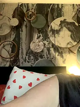 Snapshot of Laura_Millf chatting on 12-02-25, 04:35 Laura Millf online show from 12-02-25, 04:35