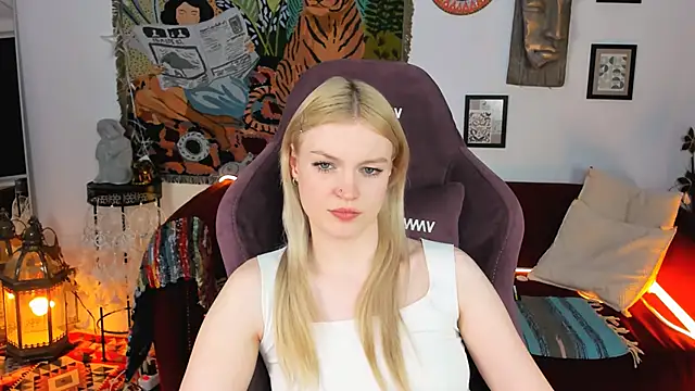 Snapshot of GraceGlamour chatting on 12-27-24, 11:39 GraceGlamour online show from 12-27-24, 11:39