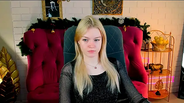Snapshot of GraceGlamour chatting on 12-30-24, 05:37 GraceGlamour online show from 12-30-24, 05:37