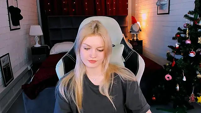 Snapshot of GraceGlamour chatting on 01-05-25, 08:32 GraceGlamour online show from 01-05-25, 08:32