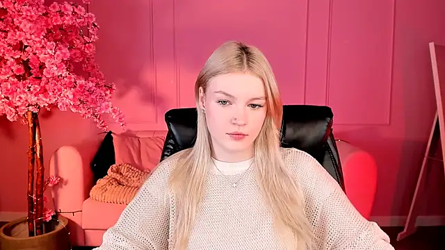 Snapshot of GraceGlamour chatting on 01-06-25, 05:41 GraceGlamour online show from 01-06-25, 05:41