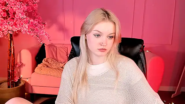 Snapshot of GraceGlamour chatting on 01-06-25, 11:51 GraceGlamour online show from 01-06-25, 11:51