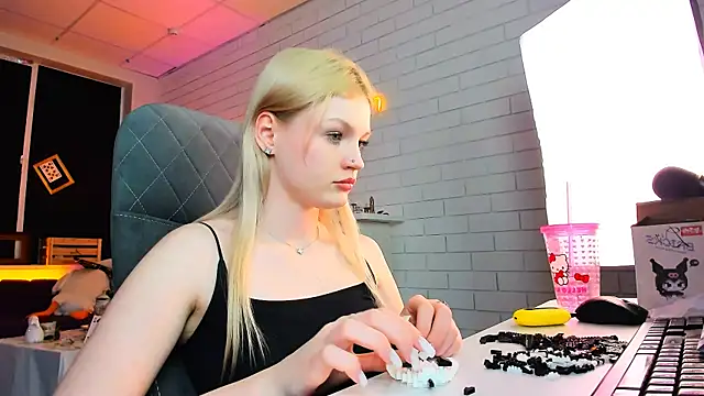 Snapshot of GraceGlamour chatting on 01-09-25, 11:36 GraceGlamour online show from 01-09-25, 11:36