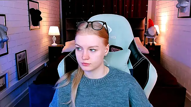 Snapshot of GraceGlamour chatting on 01-14-25, 05:19 GraceGlamour online show from 01-14-25, 05:19