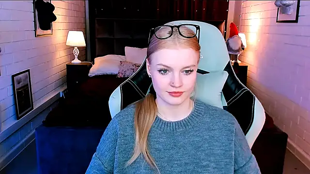 Snapshot of GraceGlamour chatting on 01-14-25, 08:20 GraceGlamour online show from 01-14-25, 08:20