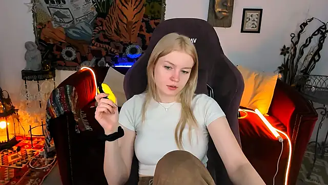 Snapshot of GraceGlamour chatting on 01-15-25, 05:08 GraceGlamour online show from 01-15-25, 05:08