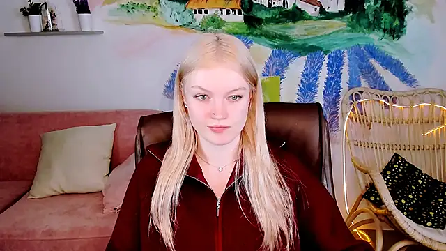 Snapshot of GraceGlamour chatting on 01-18-25, 08:31 GraceGlamour online show from 01-18-25, 08:31