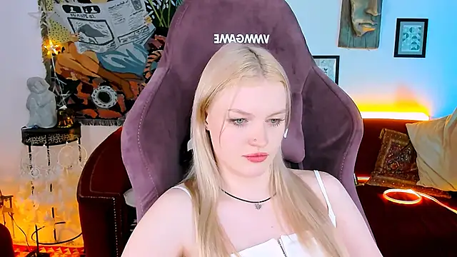 Snapshot of GraceGlamour chatting on 01-26-25, 08:25 GraceGlamour online show from 01-26-25, 08:25