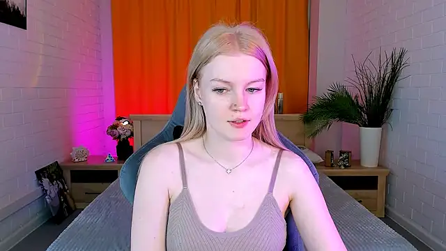 Snapshot of GraceGlamour chatting on 02-09-25, 05:08 GraceGlamour online show from 02-09-25, 05:08
