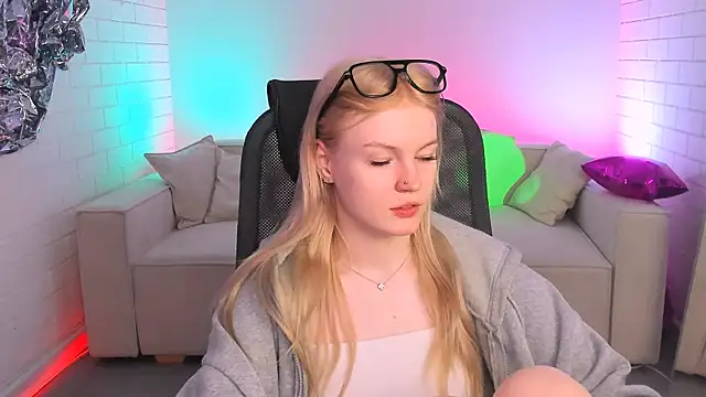 Snapshot of GraceGlamour chatting on 02-10-25, 05:14 GraceGlamour online show from 02-10-25, 05:14