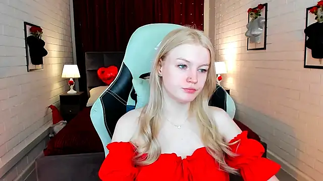 Snapshot of GraceGlamour chatting on 02-12-25, 05:15 GraceGlamour online show from 02-12-25, 05:15