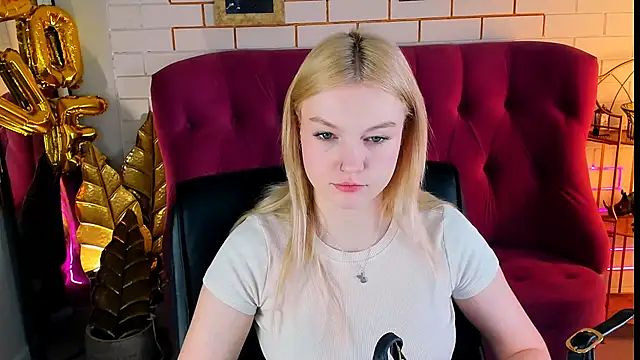 Snapshot of GraceGlamour chatting on 03-03-25, 05:20 GraceGlamour online show from 03-03-25, 05:20