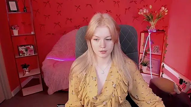 Snapshot of GraceGlamour chatting on 03-07-25, 05:18 GraceGlamour online show from 03-07-25, 05:18