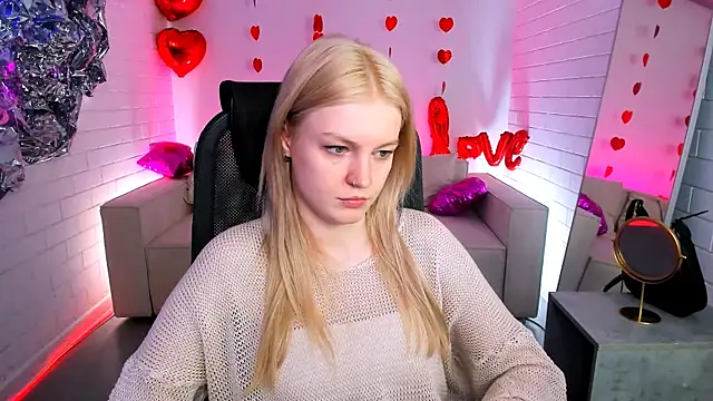 Snapshot of GraceGlamour chatting on 03-11-25, 05:16 GraceGlamour online show from 03-11-25, 05:16