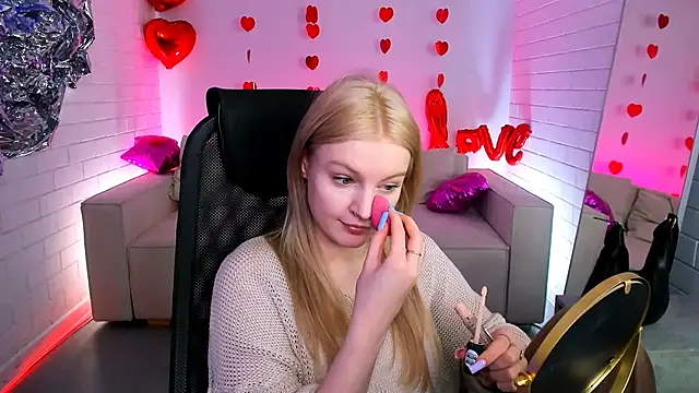 Snapshot of GraceGlamour chatting on 03-11-25, 11:23 GraceGlamour online show from 03-11-25, 11:23