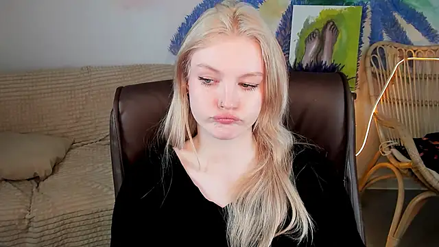 Snapshot of GraceGlamour chatting on 03-12-25, 11:20 GraceGlamour online show from 03-12-25, 11:20