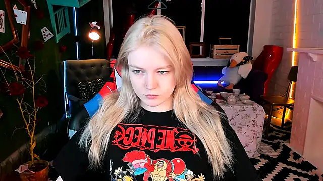 Snapshot of GraceGlamour chatting on 03-15-25, 05:08 GraceGlamour online show from 03-15-25, 05:08