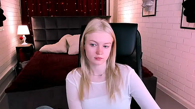 Snapshot of GraceGlamour chatting on 09-26-25, 05:11 GraceGlamour online show from 09-26-25, 05:11