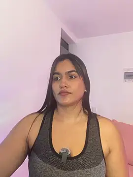 Snapshot of isabella_aristi03 chatting on 05-10-26, 04:06 isabella aristi03 online show from 05-10-26, 04:06