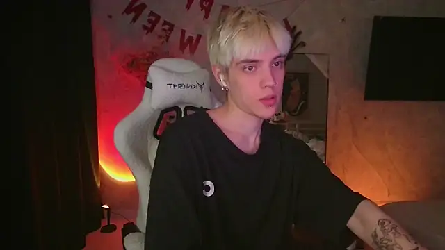 Snapshot of etieeis chatting on 10-29-25, 03:58 etieeis online show from 10-29-25, 03:58