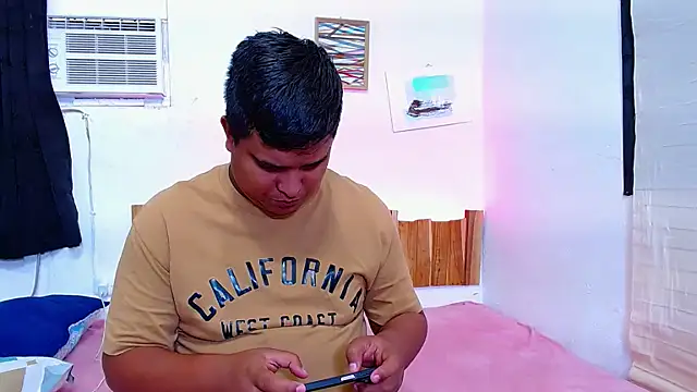 lucasandSofi online show from 11-02-25, 04:09