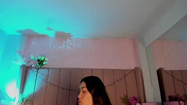 MollyBigBoobs12 online show from 12-05-25, 08:49