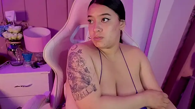 MollyBigBoobs12 online show from 06-09-26, 09:15