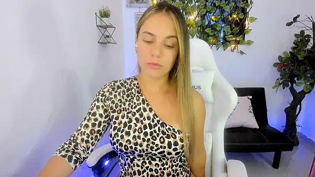 Sara lopez 28 online show from 01-24-25, 03:24