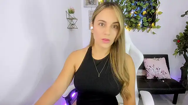 Sara lopez 28 online show from 01-25-25, 12:16